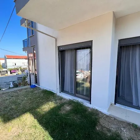 Apartment Cesme'de Denize Yakin, Bahceli Ev Cesme